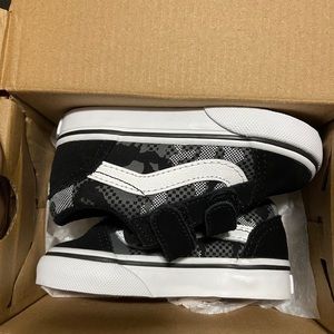 NEVER WORN Size 5 (toddler) Camo VANS